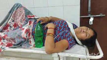 बिंदकी: जाफराबाद गांव में नाली का पानी निकलने के विवाद में महिला के साथ की गई मारपीट, अस्पताल में कराया गया भर्ती