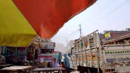 बाराहाट बाजार में शॉर्ट सर्किट से आगे। pure road jaam