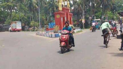 ময়না: ময়না সহ সমগ্র পূর্ব মেদিনীপুর জেলাতে ৫-৬ ডিগ্রি তাপমাত্রা বৃদ্ধি সম্পর্কে হলুদ সর্তকতা জারি করেছে আলিপুর আবহাওয়া দপ্তর