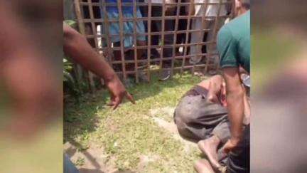 দিনহাটা ১: কৃষিমেলা এলাকায় একটি মন্দিরে চুরি করতে গিয়ে ধরা পড়লো এক চোর পুলিশের হাতে তুলে দিল এলাকার লোকজন