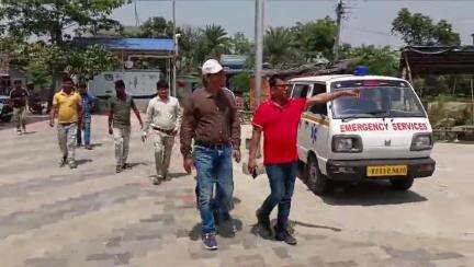 গাজোল: স্টেট জেনারেল হাসপাতালকে ঢেলে সাজানোর উদ্যোগ; পরিদর্শনে গাজোল BDO, গাজোল স্টেট জেনারেল হাসপাতালের সুপার সহ অন্যান্যরা