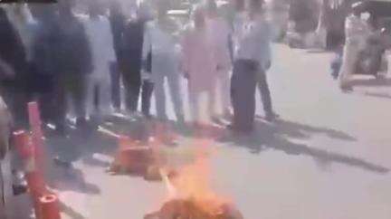 नारनौल: पहलगाम में पर्यटकों की हत्या के विरोध में नारनौल के महावीर चौक पर व्यापारियों ने पाकिस्तान के खिलाफ प्रदर्शन किया