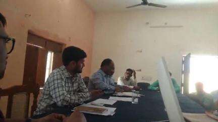 बलरामपुर जनपद में हरैया सतघरवा ब्लॉक सभागार में विकास विभाग की बैठक में प्रधानमंत्री आवास को पूर्ण कराने का मुद्दा छाया
