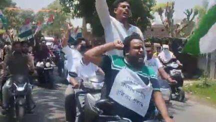 ঝালদা ১: কাশ্মীরে জঙ্গিদের গুলিতে নিহত মণীশ রঞ্জন, ঝালদায় পৌঁছাল মৃতদেহ