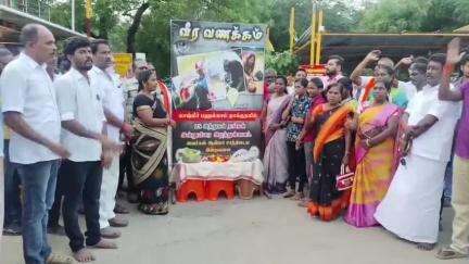 கோவில்பட்டி: பயணியர் விடுதி முன்பு காஷ்மீரில் உயிரிழந்த சுற்றுலாப் பயணிகளுக்கு பிஜேபி சார்பில் அஞ்சலி