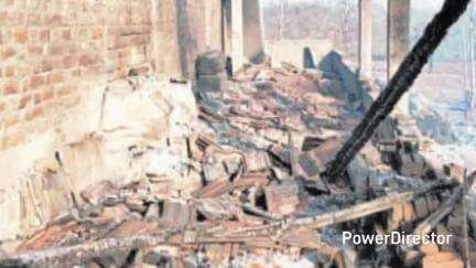 हर्रई: ग्राम छाता में महिला के घर में लगी आग, गृहस्थी का सामान और जेवर जलकर राख, लाखों का नुकसान