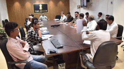 જૂનાગઢ: કલેક્ટર કચેરી ખાતે જિલ્લા વિકાસ અધિકારીના અધ્યક્ષ સ્થાને જિલ્લા સ્વાગત ફરિયાદ નિવારણ કાર્યક્રમ યોજાયો