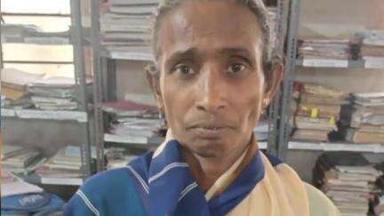 गोला: दहेज प्रताड़ना मामले में वारंटी सोनाहातू निवासी महिला को गोला पुलिस ने गिरफ्तार किया