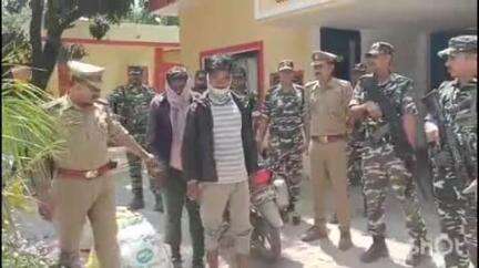 नानपारा: नवाबगंज पुलिस ने 300 शीशी नेपाली शराब के साथ 2 अभियुक्तों को किया गिरफ्तार