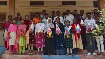 హుజూరాబాద్: GJCఇంటర్మీడియట్ 1st & 2nd ఇయర్ ఫలితాల్లో రాష్ట్ర స్థాయి మార్కులు సాధించిన విద్యార్థులనుఅభినందించిన ప్రిన్సిపల్ ఆంజనేయులు