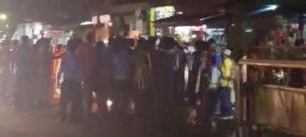 मेजा: यमुनापार क्षेत्र में पहलगाम में हुए आतंकी हमले का विरोध करते हुए आतंकवाद का पुतला फूंका गया