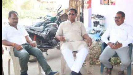 चामोर्शी: कोणसरी येथे वादळामुळे नुकसान झालेल्या घरांची आमदार नरोटे यांनी केली  पाहणी