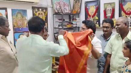 భీమవరం: పదో తరగతి పరీక్షా ఫలితాల్లో 587 మార్కులు సాధించిన మండలి షణ్ముఖ నాగ శివానిను అభినందించిన మాజీ ఎమ్మెల్యే శ్రీనివాస్