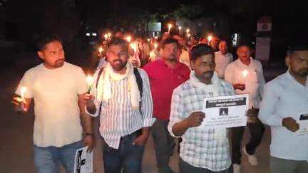 चायल: पहलगाम में हुई घटना को लेकर नेवादा, सराय अकील, मनौरी में निकाला गया कैंडल मार्च, जमकर हुआ विरोध