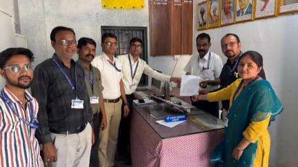 भगवानपुरा: भगवानपुरा के महाविद्यालय में अतिथि विद्वानों ने काली पट्टी बांधकर प्रतीकात्मक विरोध किया