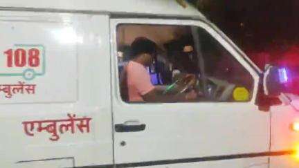 झालरापाटन: डग में युवक की हत्या के बाद आक्रोशित ग्रामीणों ने कई दुकानों को लगाई आग, घटना में रायपुर थानाधिकारी हुए घायल