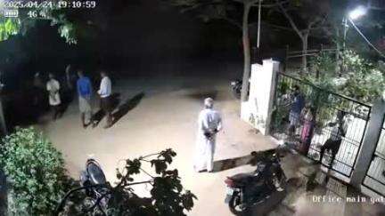 ಬಾಗೇಪಲ್ಲಿ: ಶಿವಪುರ ಸಮೀಪ ಡಾ.ಮಧುಸೀತಪ್ಪರವರ ಎಸ್ಟೇಟ್ ಮೇಲೆ ಶಾಸಕರ ಬೆಂಬಲಿಗರು ದಾಳಿ,ಆರೋಪ