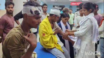आरा: शहर के टाउन थाना क्षेत्र के श्री टोला मोहल्ले में लड़की भगाने के विवाद में चाचा-भतीजा समेत तीन लोगों की जमकर पिटाई