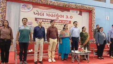 જામનગર શહેર: JMC સ્પોર્ટસ કોમ્પલેક્ષના ઇન્ડોર હોલ ખાતે ખેલમહાકુંભ 3.0 અંતર્ગત રાજ્યકક્ષાની ફેન્સીંગ સ્પર્ધાનો ઉદ્ઘાટન સમારોહ યોજાયો