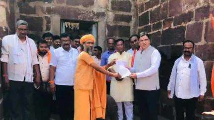चामोर्शी: मार्कंडा मंदिराच्या जिर्णोद्धाराला गती द्या– सहपालकमंत्री ॲड. आशिष जयस्वाल