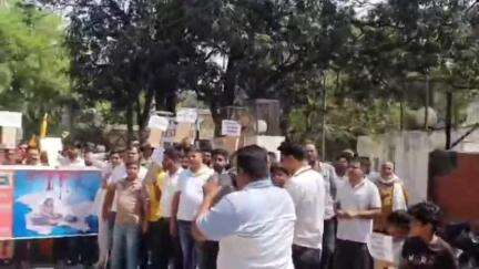 जगाधरी: पहलगाम आतंकी हमले के विरोध में व्यासपुर के झंडा चौक पर लोगों ने पाकिस्तान का फूंका पुतला
