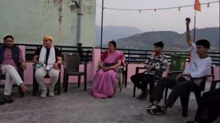 पिथौरागढ़: हिंदू जागरण मंच की बैठक की तैयारी को लेकर संघ कार्यालय पिथौरागढ़ में कार्यकर्ताओं ने की चर्चा