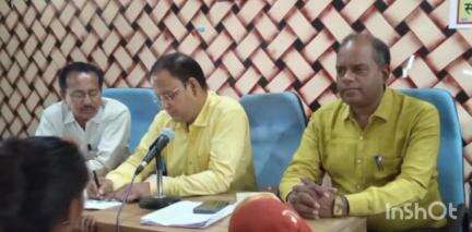 मसलिया: मसलिया प्रखंड सह अंचल कार्यालय में आयोजित साप्ताहिक जनता दरबार में 85 आवेदन प्राप्त हुए