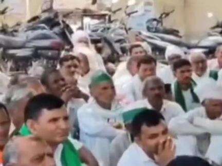 किसानों को मिल रही सिर्फ 2 घंटे बिजली,हसनपुर में भाकियू की पंचायत में विद्युत अधिकारियों को घेरा, की दी चेतावनी