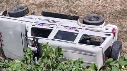 पकड़ी दयाल: छपरा बिहारी कछुआ नदी पुल के पास देर रात पुलिस की गश्ती गाड़ी खाई में गिरी, चार पुलिस कर्मी गंभीर रूप से घायल