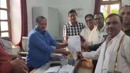 छिंदवाड़ा नगर: अनुसूचित जाति जनजाति कर्मचारी संघ ने कलेक्टर कार्यालय में ज्ञापन सौंपा