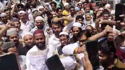 करनाल: कलंदरी गेट पर मुस्लिम समुदाय ने आतंकवादी हमले की निंदा में पाकिस्तान का पुतला फूंका