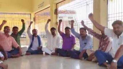 पकड़ी दयाल: पकड़ीदयाल मध्य विद्यालय में 27 अप्रैल को संविधान निर्माता बाबा साहब की जयंती मनाने की तैयारी की समीक्षा बैठक हुई