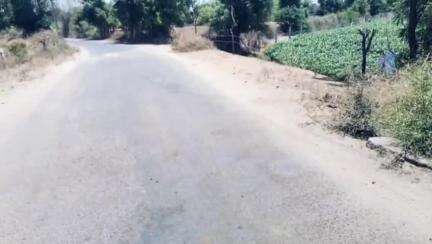 ડીસા: ડીસા જાવલ થી ચાર ગામની જોડતાં માર્ગ પર માઈનોર કેનાલનું નાળું જર્જરિત હાલતમાં   સ્થાનિકોએ કરી માંગ #Jansamasya#