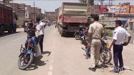 लखीसराय: नया बाज़ार पेट्रोल पंप के पास मुख्य मार्ग पर विशेष वाहन जाँच अभियान चलाया गया