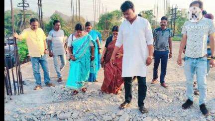 রঘুনাথপুর ১: রঘুনাথপুর পৌরসভার চেলিয়ামারোডে অবস্থিত নতুন রূপে কমিউনিটি হলের নির্মাণ কাজ পরিদর্শন করলেন রঘুনাথপুর পৌরসভার চেয়ারম্যান