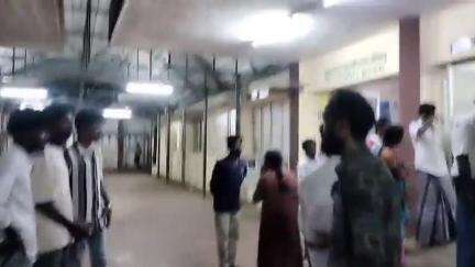 வேடசந்தூர்: கடைவீதியில் வீட்டின் மேல் கூரை இடிந்து விழுந்ததில் குழந்தை படுகாயம்