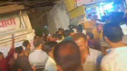 हाजीपुर: नगर थाना क्षेत्र के सिनेमा रोड पर महिला से चैन छींटने का प्रयास, एक युवक पकड़ा गया