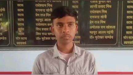इकौना: इंटरमीडिएट के साहिबे आलम ने 90.20% अंक से जिले में प्रथम स्थान प्राप्त किया, 89.40% अंक से आशीष यादव दूसरे स्थान पर रहे