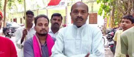 ଟିଟିଲାଗଡ: ତୁଷୁରା ହିନ୍ଦୁ ଯୁବମୋର୍ଚ୍ଚା ତରଫରୁ ତହସିଲଦାରଙ୍କୁ ଦିଆଗଲା ଦାବିପତ୍ର,ପରେ ସେଠାରେ ପ୍ରତିକ୍ରିୟା ଦେଲେ ରଞ୍ଜନ ବାଗ
