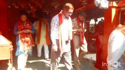 रॉबर्ट्सगंज: डीएम, एसपी और सीडीओ ने कुडारी देवी धाम पहुंचकर की पूजा-अर्चना, मंदिर की व्यवस्थाओं के संबंध में ली जानकारी