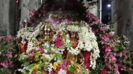 தேவகோட்டை: நகர சிவன் கோவிலில் தேய்பிறை பிரதோஷம்  நந்தி பெருமானுக்கு சிறப்பு அபிஷேகம்
