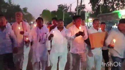चरपोखरी: चरपोखरी में पहलगाम हमले के विरोध में निकाला गया कैंडल मार्च