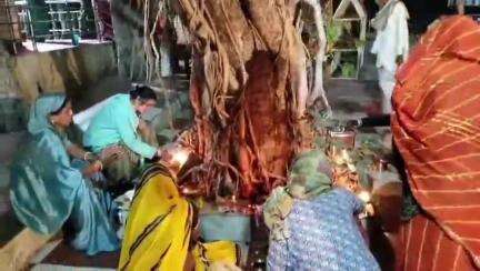घट्टिया: श्रद्धालु समय से पहले पड़ाव पर पहुँचे, प्रशासन व्यवस्था में जुटा