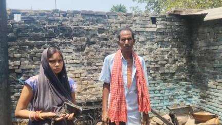 उचकागांव: उचकागाँव के बंकीखाल में गैस सिलेंडर फटने से लगी आग, लोग बाल-बाल बचे