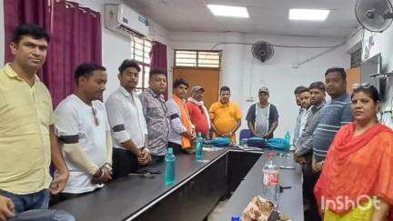 हिरणपुर: पहलगाम हमले के विरोध में सूचना भवन के प्रेस क्लब में पत्रकारों ने दो मिनट का मौन धारण किया