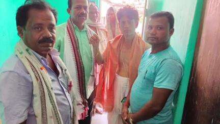 ଆସିକା: ଦୁର୍ଘଟଣା ରେ ମୃତ୍ୟୁ ବରଣ କାରିଥିବା ଲାଲା ଶାସନ ର ଜଣେ ମହିଳା ଙ୍କ ସୁନା ଚେନ ପରିବାର କୁ ଫେରାଇଲେ ଜୟପୁର ସମିତିସଭ୍ୟ