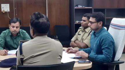 तरारी: अनुमंडल पदाधिकारियों और अनुमंडल पुलिस पदाधिकारियों को निर्देश, देसी शराब बनाने वालों की पहचान कर कार्रवाई करें