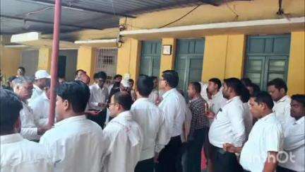 कोतमा: पहलगाम आतंकी हमले में मारे गए पर्यटकों को कोतमा अभिभाषक संघ ने दी श्रद्धांजलि, केंद्र सरकार से कड़ी कार्रवाई की मांद की
