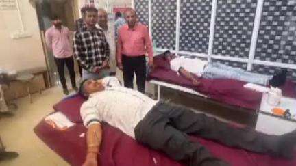 માણાવદર: બાંટવા આરોગ્ય કેન્દ્ર ખાતે બલ્ડ ડોનેશન કેમ્પનું આયોજન કરવામાં આવ્યું હતુ