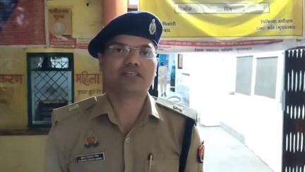 कांठ: शीमला गांव में पार्षद के भतीजे की हत्या के मामले में फरार 25 हजार का इनामी आरोपी मुठभेड़ में गिरफ्तार